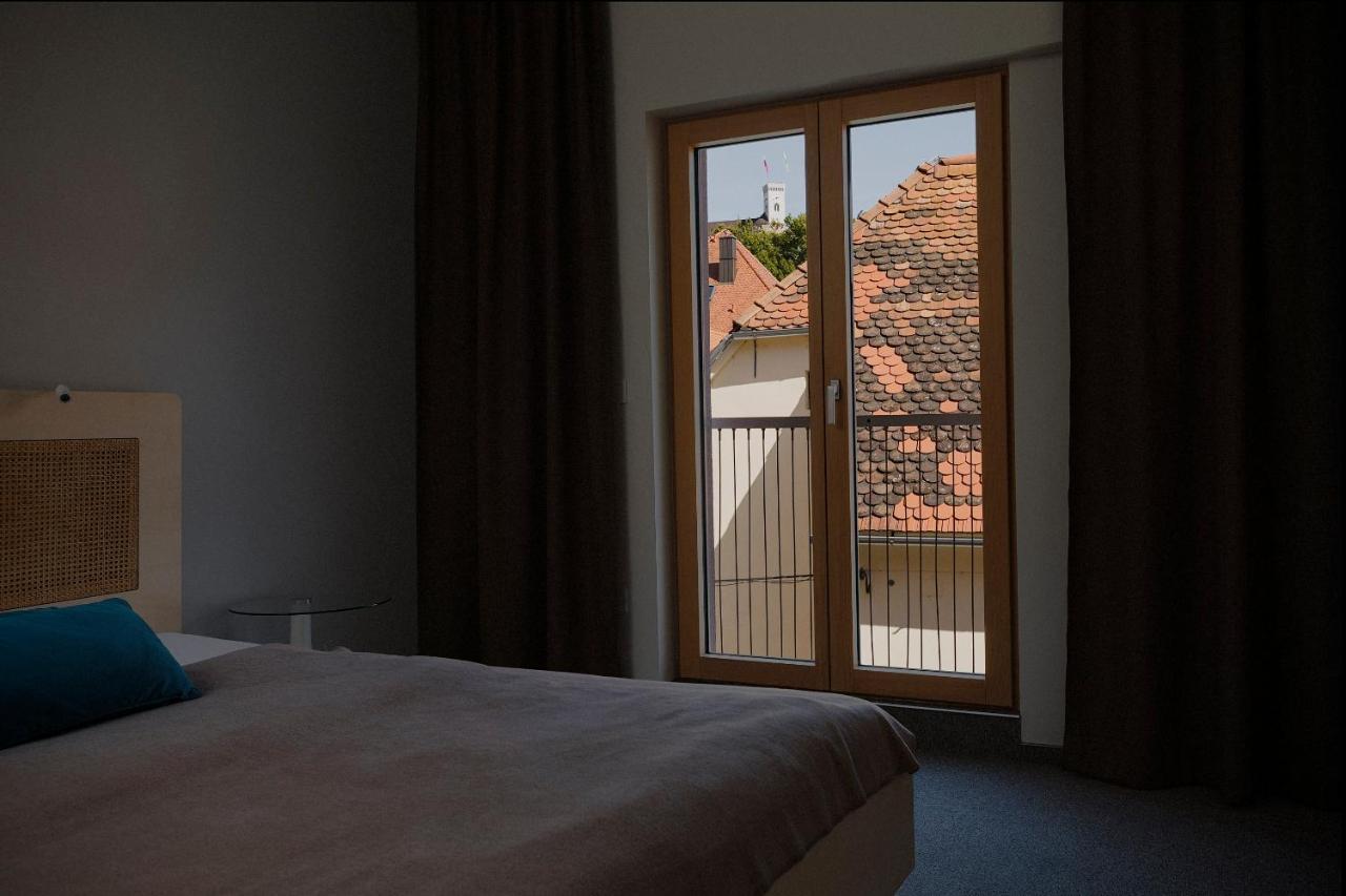 Premium Double or Twin Room,932081635:JPEG